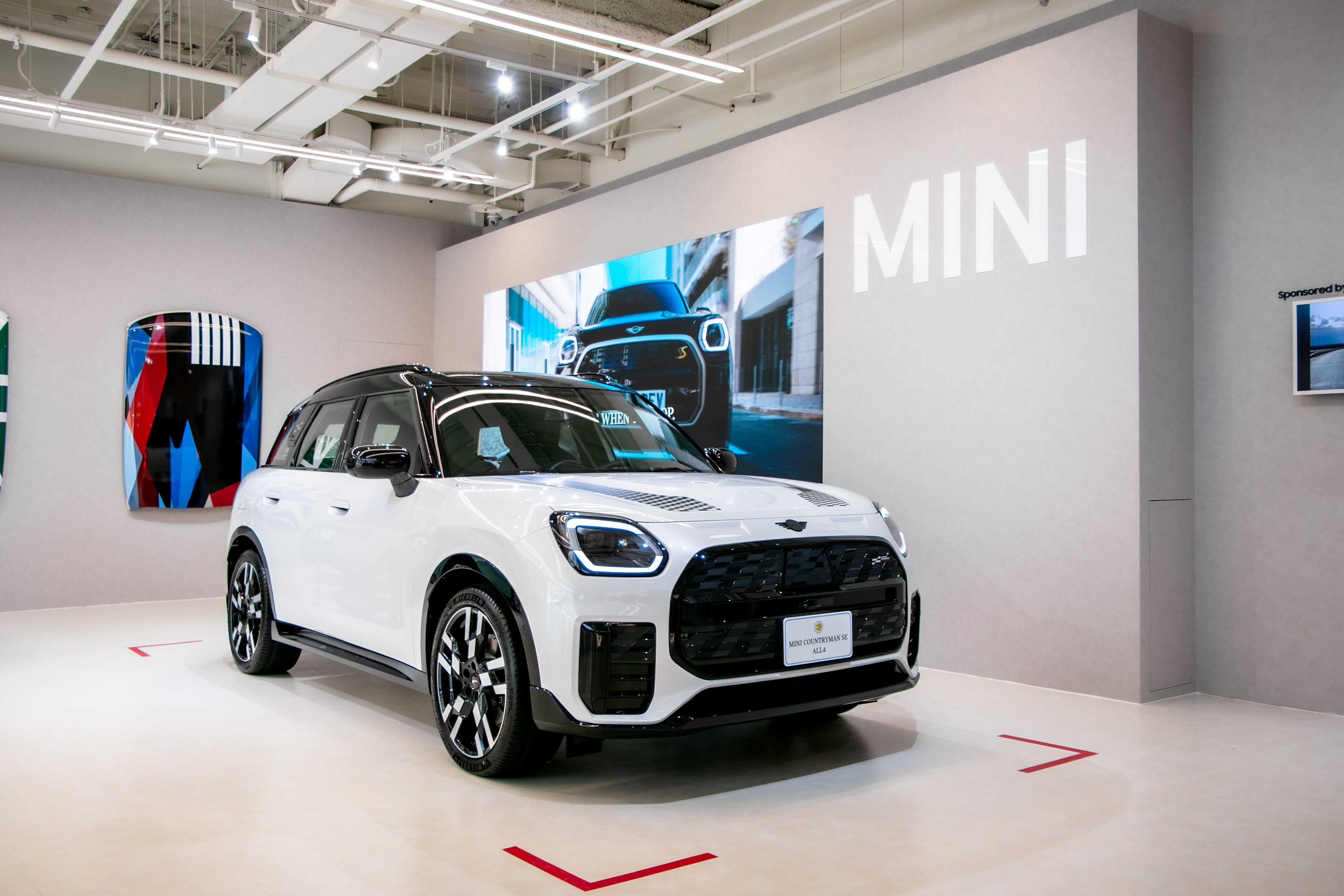 [新聞圖片四] 新世代純電休旅MINI Countryman SE ALL4，兼具實用空間與永續駕馭魅力，是都會與郊野探索的最佳夥伴